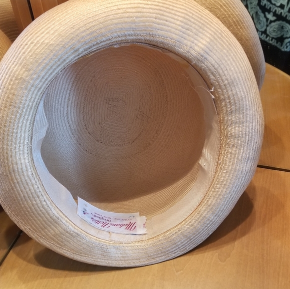 Vintage, Fleur de Lis straw hat. - Picture 5 of 7